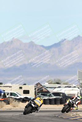 media/Nov-16-2025-Race Pace (Sun) [[8c5fa54630]]/Non Verified Riders (1st 20 Minutes)/4-Turn 16 (1116am)/